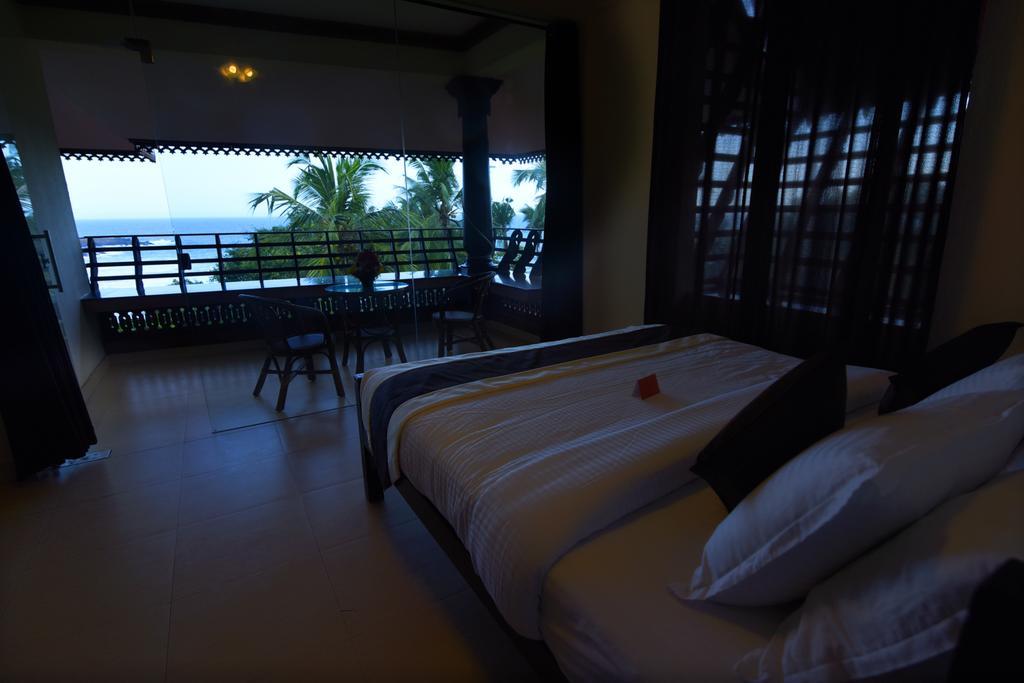 Kovalam Beach Hotel Exterior photo