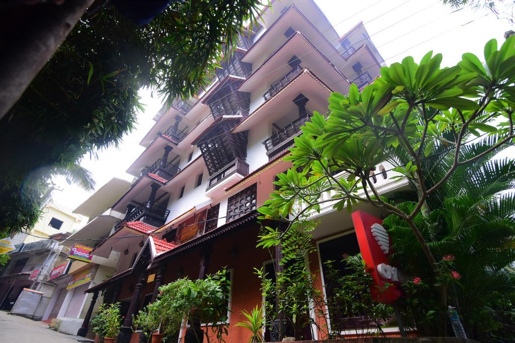 Kovalam Beach Hotel Exterior photo