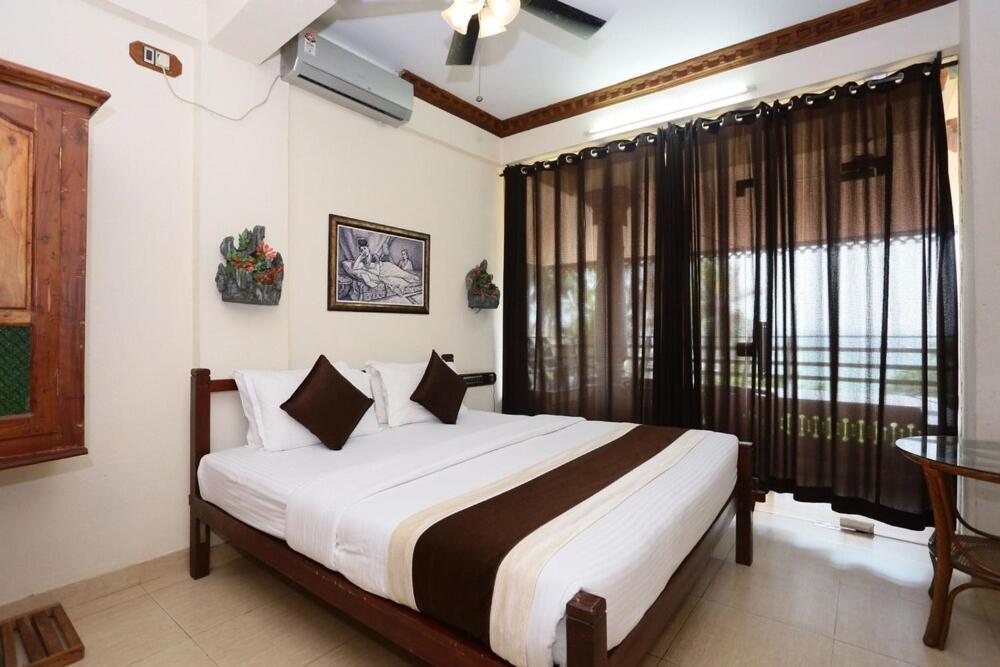 Kovalam Beach Hotel Exterior photo